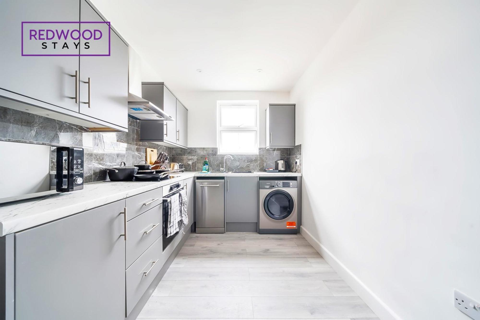 Brand New, 2 Bed 1 Bath, Modern Town Center Apartment, Free Wifi & Netflix By Redwood Stays Aldershot Dış mekan fotoğraf