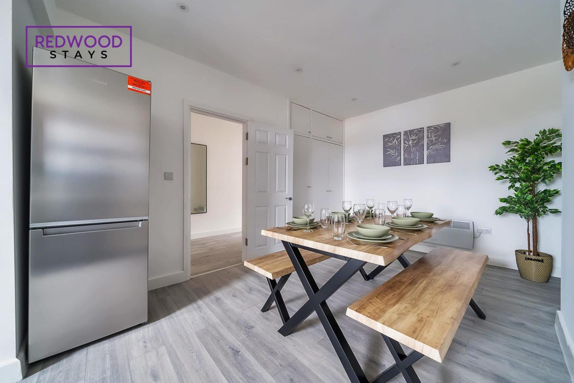 Brand New, 2 Bed 1 Bath, Modern Town Center Apartment, Free Wifi & Netflix By Redwood Stays Aldershot Dış mekan fotoğraf